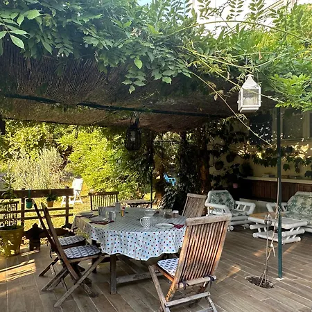 La Provencale Bed & Breakfast